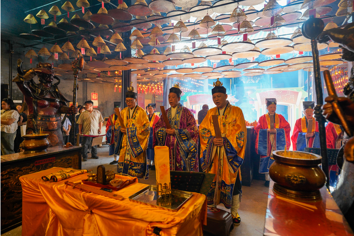 巴士的報 - 東華三院油麻地福德轉斗昇運禮圓滿舉行 新推「祈福轉輪.福德迎財」反應熱烈